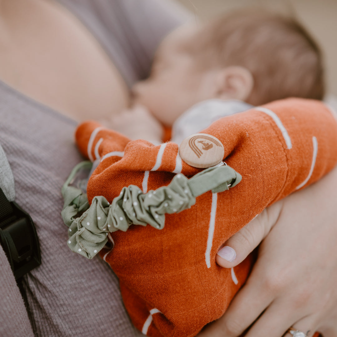 Stretchy Pacifier Clip